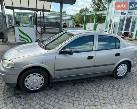 Серый Опель Астра, объемом двигателя 1.4 л и пробегом 211 тыс. км за 3200 $, фото 9 на Automoto.ua