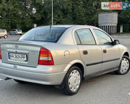 Серый Опель Астра, объемом двигателя 1.36 л и пробегом 175 тыс. км за 4500 $, фото 2 на Automoto.ua