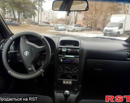 Серый Опель Астра, объемом двигателя 1.6 л и пробегом 220 тыс. км за 3300 $, фото 3 на Automoto.ua