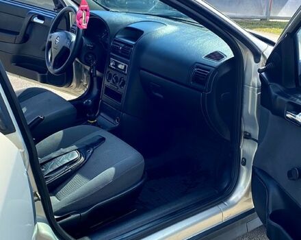 Сірий Опель Астра, об'ємом двигуна 1.4 л та пробігом 235 тис. км за 4300 $, фото 4 на Automoto.ua