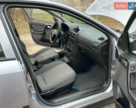 Серый Опель Астра, объемом двигателя 1.6 л и пробегом 153 тыс. км за 3800 $, фото 12 на Automoto.ua