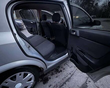 Серый Опель Астра, объемом двигателя 1.4 л и пробегом 140 тыс. км за 4500 $, фото 8 на Automoto.ua