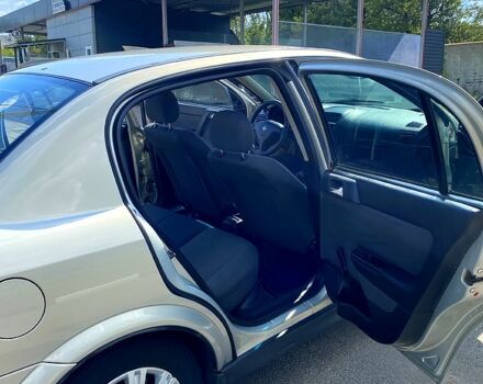 Сірий Опель Астра, об'ємом двигуна 1.4 л та пробігом 235 тис. км за 4300 $, фото 5 на Automoto.ua