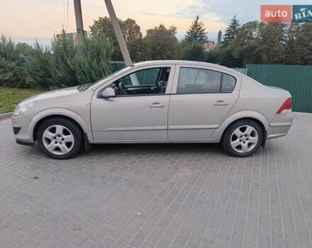 Сірий Опель Астра, об'ємом двигуна 1.8 л та пробігом 182 тис. км за 5555 $, фото 1 на Automoto.ua