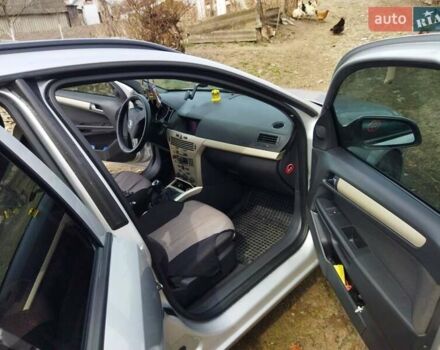 Серый Опель Астра, объемом двигателя 1.7 л и пробегом 290 тыс. км за 5700 $, фото 15 на Automoto.ua