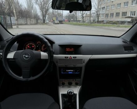 Серый Опель Астра, объемом двигателя 1.6 л и пробегом 152 тыс. км за 6000 $, фото 21 на Automoto.ua