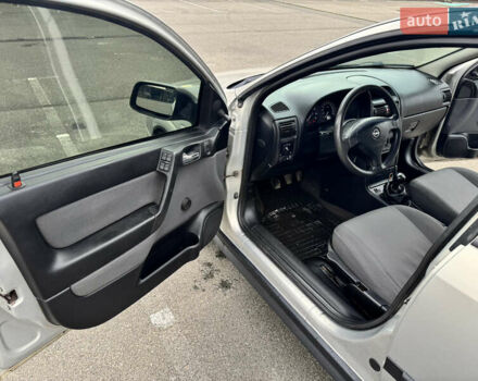 Серый Опель Астра, объемом двигателя 1.4 л и пробегом 200 тыс. км за 4200 $, фото 18 на Automoto.ua