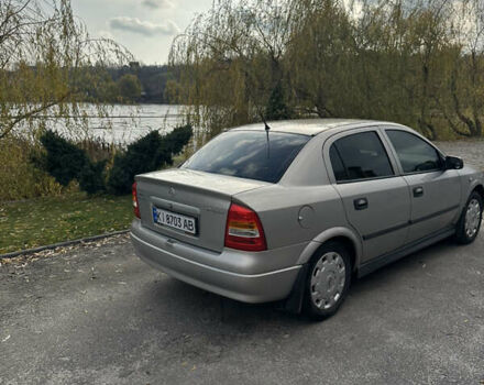 Серый Опель Астра, объемом двигателя 1.6 л и пробегом 242 тыс. км за 3700 $, фото 2 на Automoto.ua