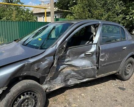 Серый Опель Астра, объемом двигателя 1.4 л и пробегом 122 тыс. км за 1500 $, фото 7 на Automoto.ua