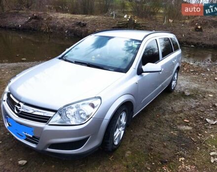 Серый Опель Астра, объемом двигателя 1.7 л и пробегом 290 тыс. км за 5700 $, фото 2 на Automoto.ua
