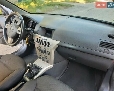 Серый Опель Астра, объемом двигателя 1.6 л и пробегом 117 тыс. км за 5550 $, фото 35 на Automoto.ua