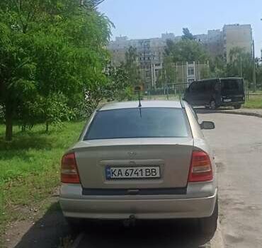 Серый Опель Астра, объемом двигателя 1.4 л и пробегом 387 тыс. км за 3700 $, фото 4 на Automoto.ua