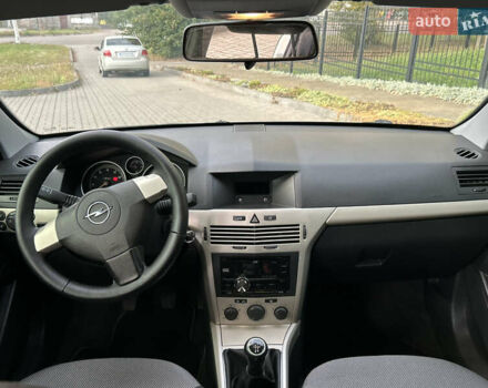 Серый Опель Астра, объемом двигателя 1.6 л и пробегом 203 тыс. км за 6000 $, фото 19 на Automoto.ua