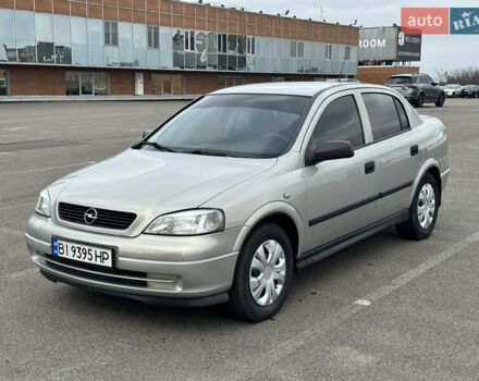 Серый Опель Астра, объемом двигателя 1.4 л и пробегом 200 тыс. км за 4200 $, фото 7 на Automoto.ua