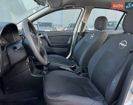 Сірий Опель Астра, об'ємом двигуна 1.4 л та пробігом 280 тис. км за 4390 $, фото 15 на Automoto.ua