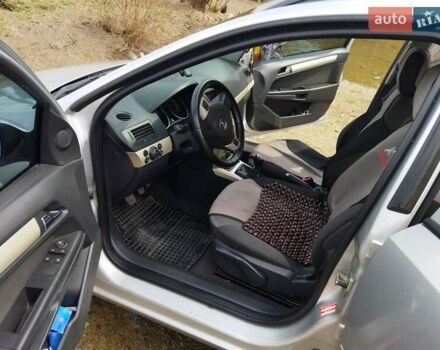 Серый Опель Астра, объемом двигателя 1.7 л и пробегом 290 тыс. км за 5700 $, фото 16 на Automoto.ua