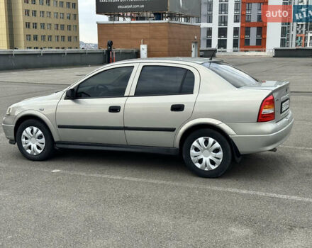 Серый Опель Астра, объемом двигателя 1.4 л и пробегом 200 тыс. км за 4200 $, фото 3 на Automoto.ua