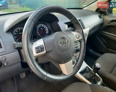 Серый Опель Астра, объемом двигателя 1.6 л и пробегом 117 тыс. км за 5550 $, фото 25 на Automoto.ua
