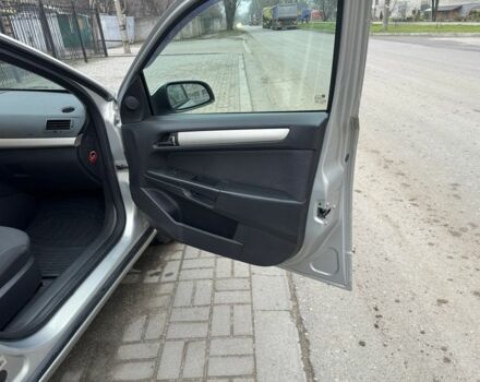 Серый Опель Астра, объемом двигателя 1.6 л и пробегом 152 тыс. км за 6000 $, фото 19 на Automoto.ua