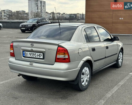 Серый Опель Астра, объемом двигателя 1.4 л и пробегом 200 тыс. км за 4200 $, фото 1 на Automoto.ua