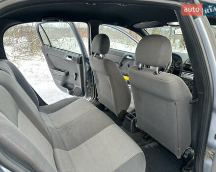 Серый Опель Астра, объемом двигателя 1.4 л и пробегом 180 тыс. км за 4400 $, фото 10 на Automoto.ua