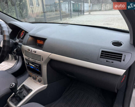 Сірий Опель Астра, об'ємом двигуна 1.6 л та пробігом 152 тис. км за 6000 $, фото 40 на Automoto.ua