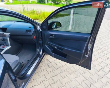 Серый Опель Астра, объемом двигателя 1.7 л и пробегом 340 тыс. км за 5500 $, фото 10 на Automoto.ua