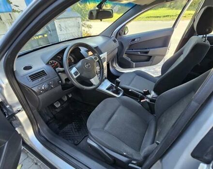 Опель Астра 2011 в Хмельницком на Automoto.ua Серый Опель Астра, объемом двигателя 1.6 л и пробегом 224 тыс. км за 5900 $, фото 9 на Automoto.ua