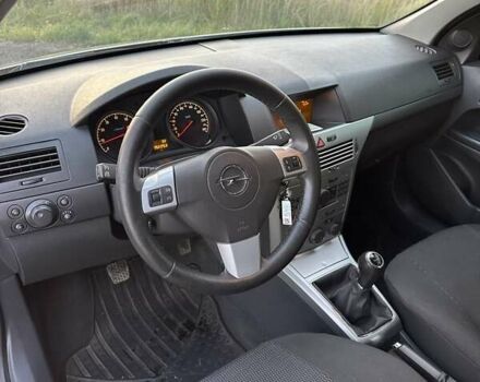 Опель Астра 2012 в Козельце на Automoto.ua Серый Опель Астра, объемом двигателя 1.6 л и пробегом 190 тыс. км за 6300 $, фото 6 на Automoto.ua