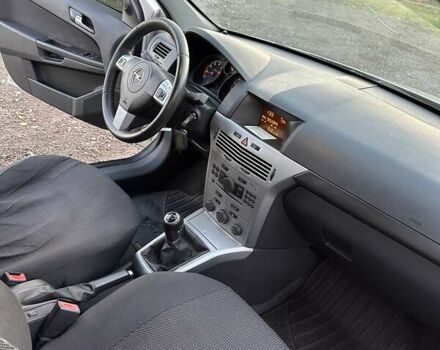 Опель Астра 2012 в Козельце на Automoto.ua Серый Опель Астра, объемом двигателя 1.6 л и пробегом 190 тыс. км за 6300 $, фото 9 на Automoto.ua