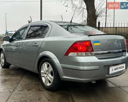 Серый Опель Астра, объемом двигателя 1.6 л и пробегом 280 тыс. км за 4990 $, фото 4 на Automoto.ua
