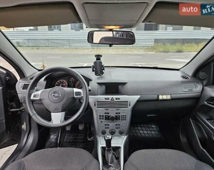 Опель Астра 2012 в Киеве на Automoto.ua Серый Опель Астра, объемом двигателя 1.6 л и пробегом 256 тыс. км за 5500 $, фото 14 на Automoto.ua