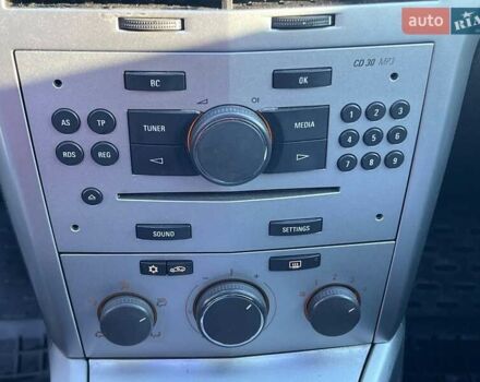 Серый Опель Астра, объемом двигателя 1.6 л и пробегом 280 тыс. км за 5490 $, фото 19 на Automoto.ua