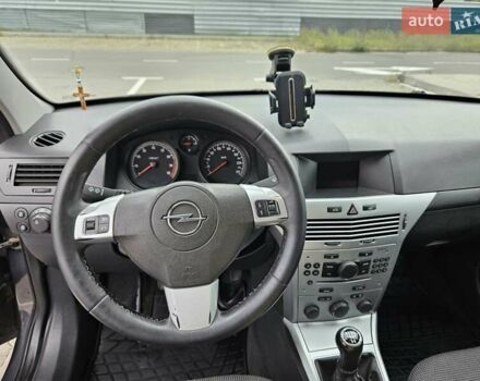 Опель Астра 2012 в Киеве на Automoto.ua Серый Опель Астра, объемом двигателя 1.6 л и пробегом 256 тыс. км за 5500 $, фото 4 на Automoto.ua