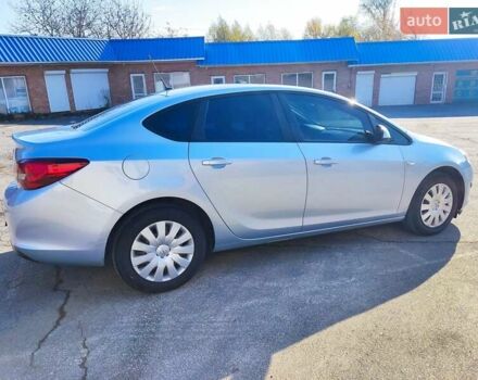 Серый Опель Астра, объемом двигателя 1.6 л и пробегом 229 тыс. км за 8300 $, фото 2 на Automoto.ua