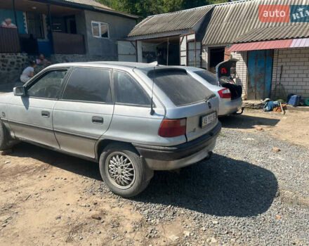 Серый Опель Астра, объемом двигателя 1.6 л и пробегом 100 тыс. км за 1100 $, фото 2 на Automoto.ua