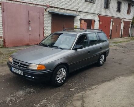 Опель Астра 1993 в Житомире на Automoto.ua Серый Опель Астра, объемом двигателя 1.4 л и пробегом 300 тыс. км за 1350 $, фото 1 на Automoto.ua