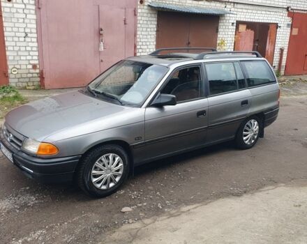 Опель Астра 1993 в Житомире на Automoto.ua Серый Опель Астра, объемом двигателя 1.4 л и пробегом 300 тыс. км за 1350 $, фото 2 на Automoto.ua