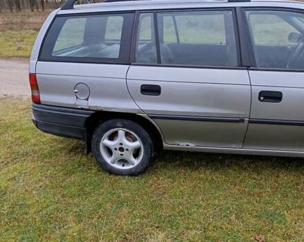 Серый Опель Астра, объемом двигателя 1.6 л и пробегом 290 тыс. км за 1200 $, фото 2 на Automoto.ua