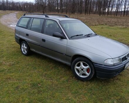 Серый Опель Астра, объемом двигателя 1.6 л и пробегом 290 тыс. км за 1184 $, фото 2 на Automoto.ua