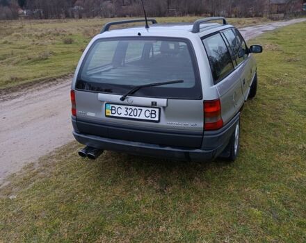 Серый Опель Астра, объемом двигателя 1.6 л и пробегом 290 тыс. км за 1184 $, фото 4 на Automoto.ua