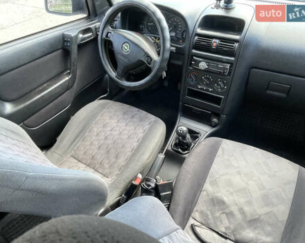 Сірий Опель Астра, об'ємом двигуна 1.6 л та пробігом 350 тис. км за 1150 $, фото 9 на Automoto.ua