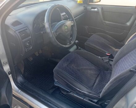 Серый Опель Астра, объемом двигателя 2 л и пробегом 320 тыс. км за 1350 $, фото 4 на Automoto.ua