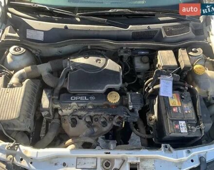 Серый Опель Астра, объемом двигателя 1.6 л и пробегом 323 тыс. км за 1700 $, фото 9 на Automoto.ua