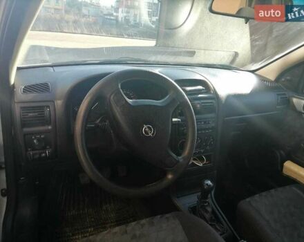 Серый Опель Астра, объемом двигателя 1.6 л и пробегом 298 тыс. км за 3600 $, фото 3 на Automoto.ua