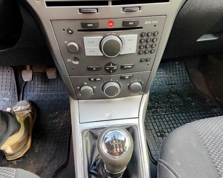 Серый Опель Астра, объемом двигателя 1.7 л и пробегом 260 тыс. км за 4950 $, фото 11 на Automoto.ua