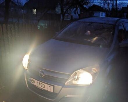 Серый Опель Астра, объемом двигателя 1.6 л и пробегом 342 тыс. км за 4250 $, фото 4 на Automoto.ua