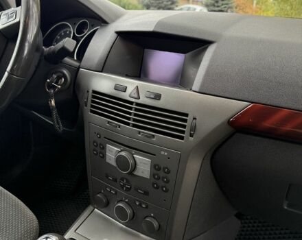 Серый Опель Астра, объемом двигателя 1.6 л и пробегом 252 тыс. км за 5500 $, фото 8 на Automoto.ua