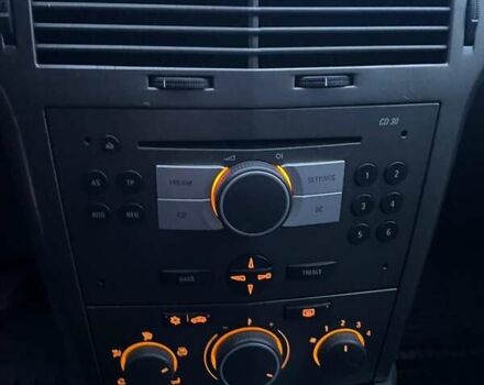 Серый Опель Астра, объемом двигателя 1.8 л и пробегом 282 тыс. км за 3950 $, фото 3 на Automoto.ua