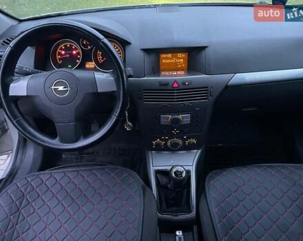 Серый Опель Астра, объемом двигателя 1.8 л и пробегом 282 тыс. км за 3950 $, фото 1 на Automoto.ua